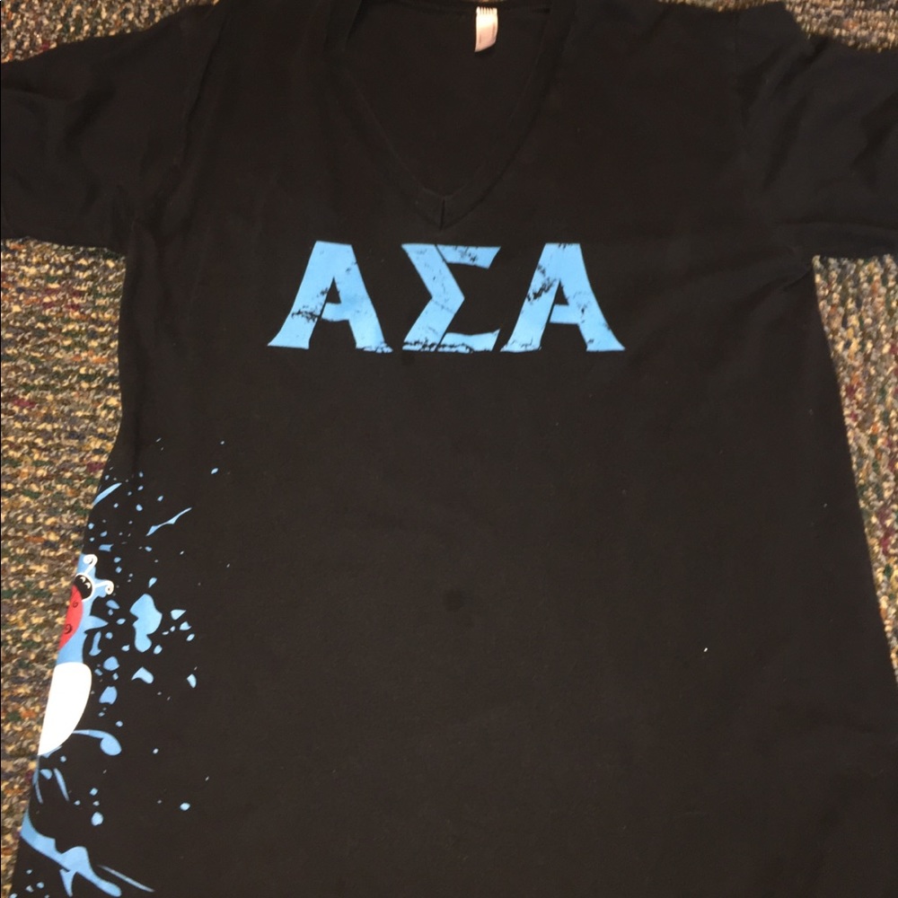 Black v neck short sleeve